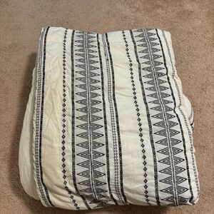 White/Black King Comforter